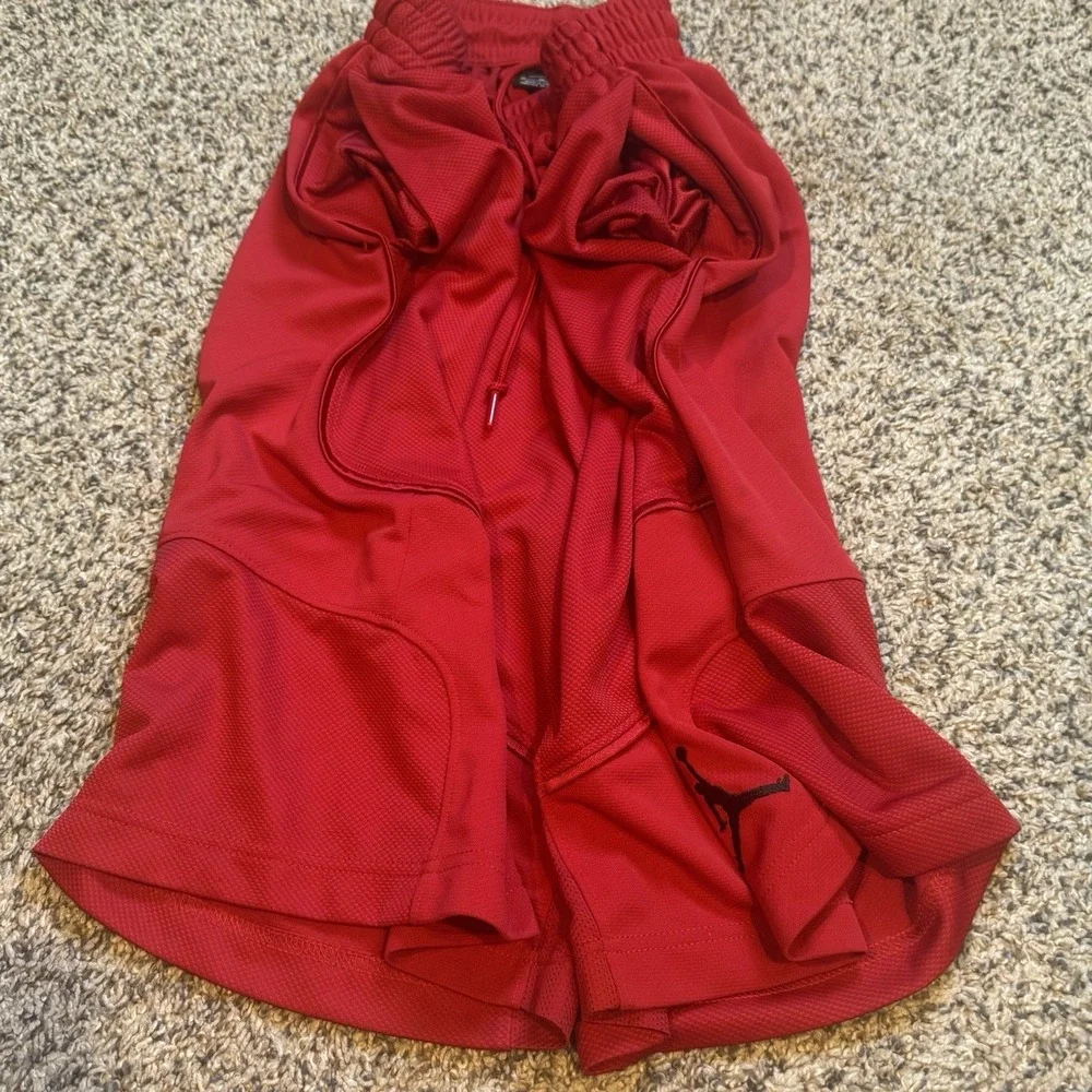 Nike Jordan shorts Mens Sz M Red Activewear Drawstring Stretch Baggy Basketball